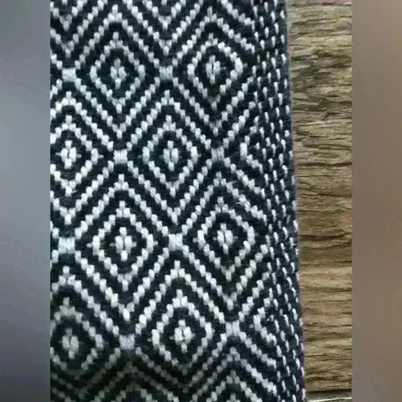 Table runner black and white geometrical cotton thick see measurements - Picture 3 of 5